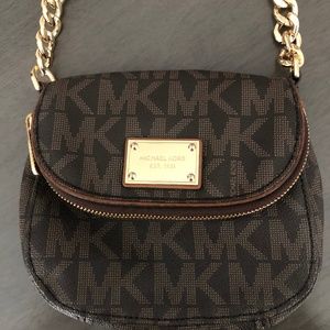 Michael kors crossbody bag